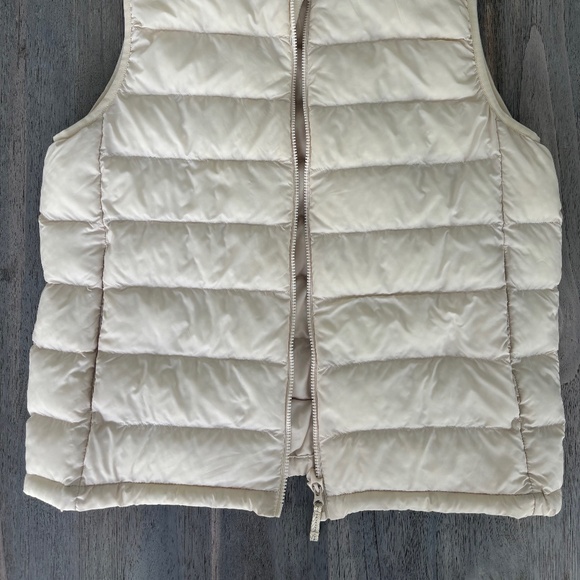 KIDS UNIQLO puffer vest - Picture 3 of 4